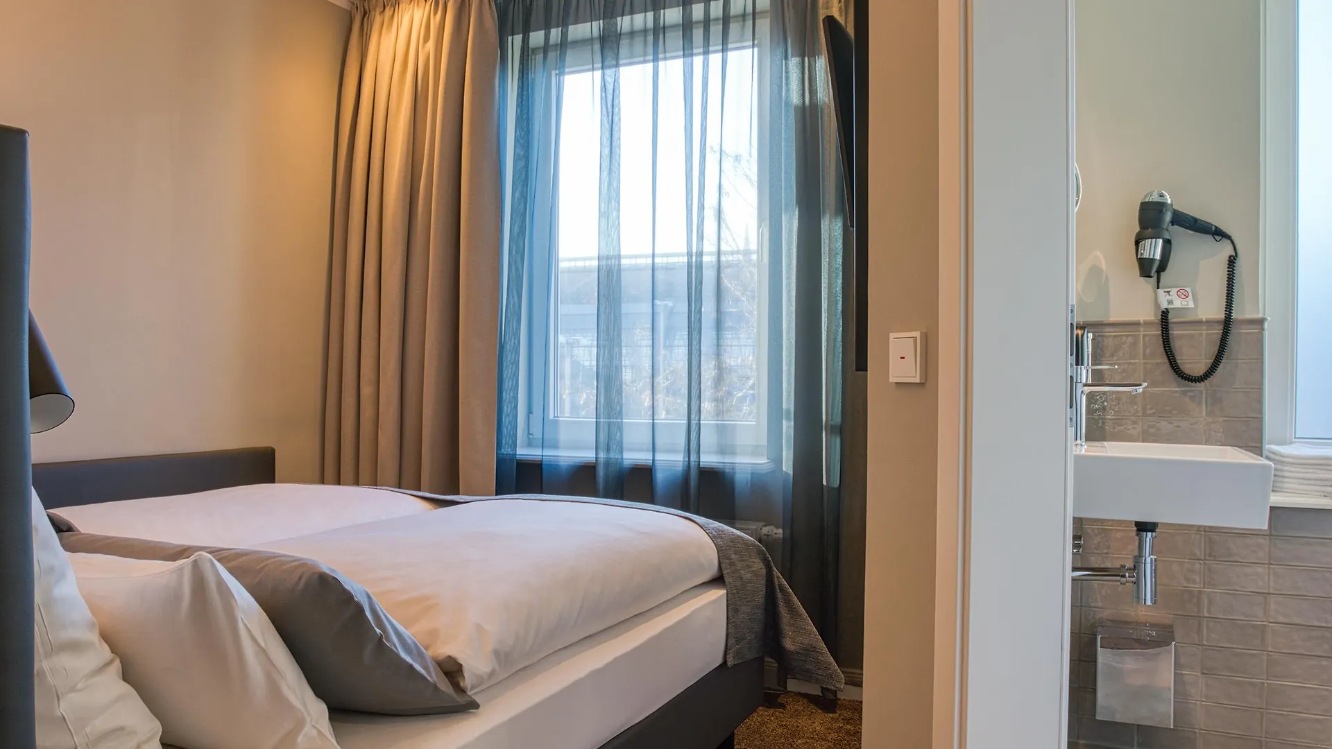 Boutique 53 & 56 Hamburg City, Trademark Collection By Wyndham 3*,